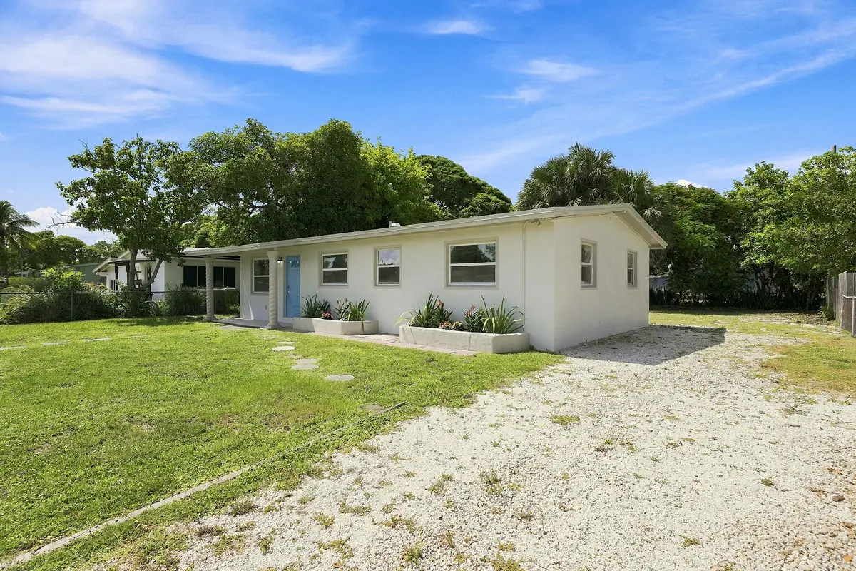 03_front at 1629 NW 15TH Court, Fort Lauderdale