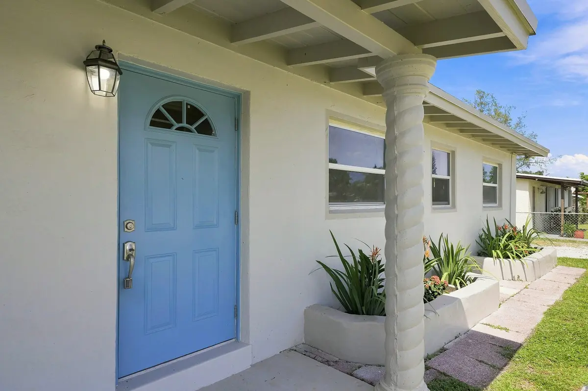 04_exterior entry at 1629 NW 15TH Court, Fort Lauderdale