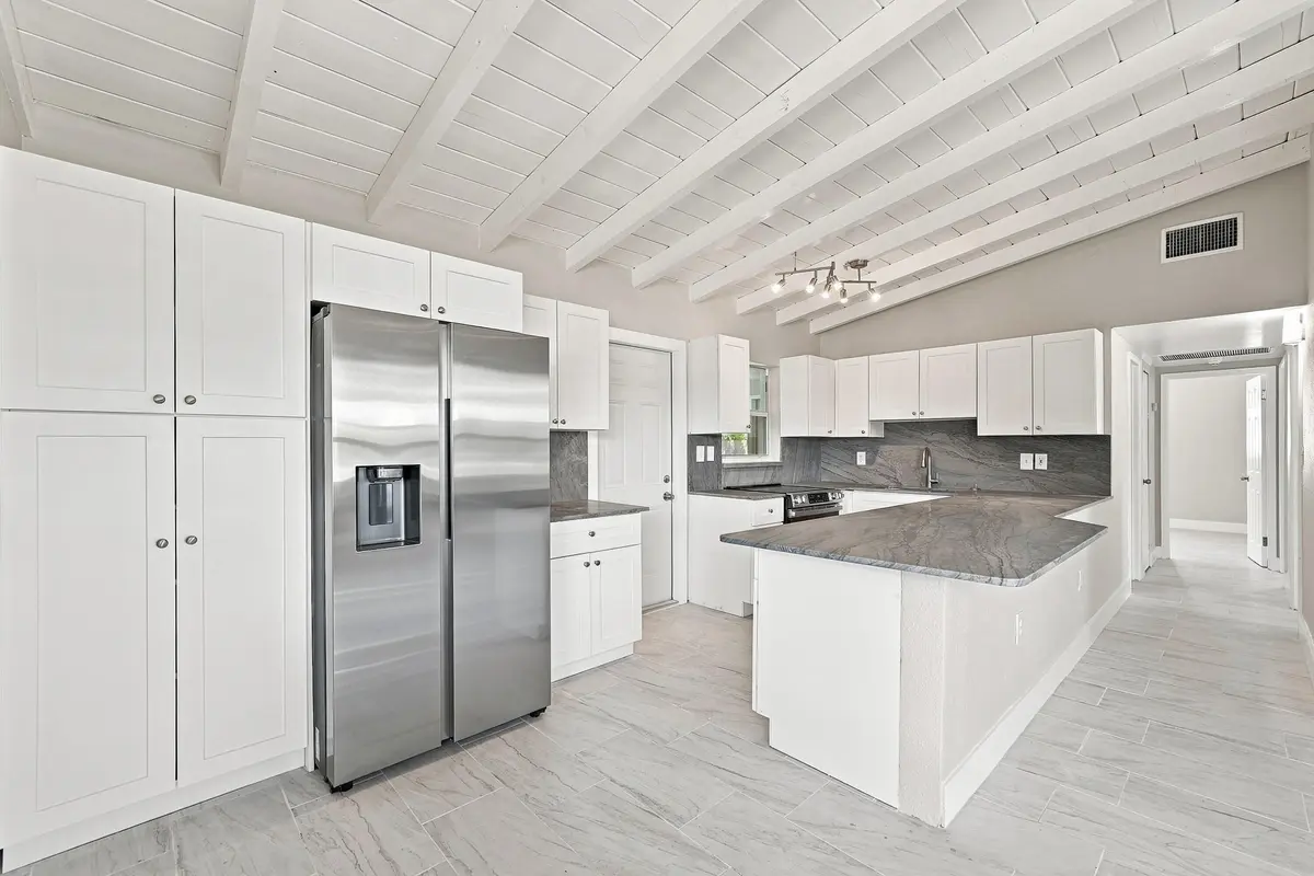 08_kitchen at 1629 NW 15TH Court, Fort Lauderdale