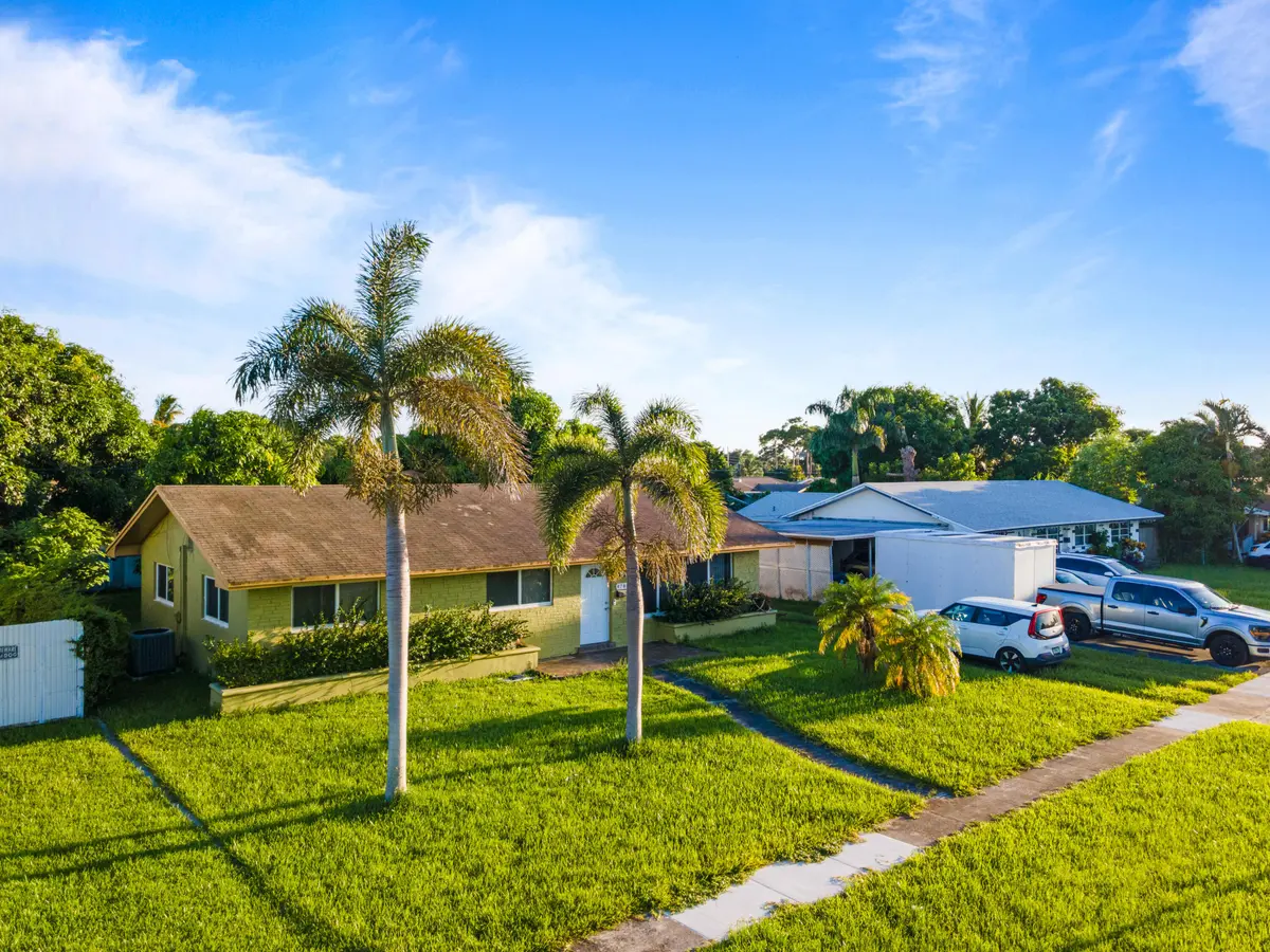 01_beyc6a7c947b1cb4a at 4786 Pine Cone Lane, West Palm Beach