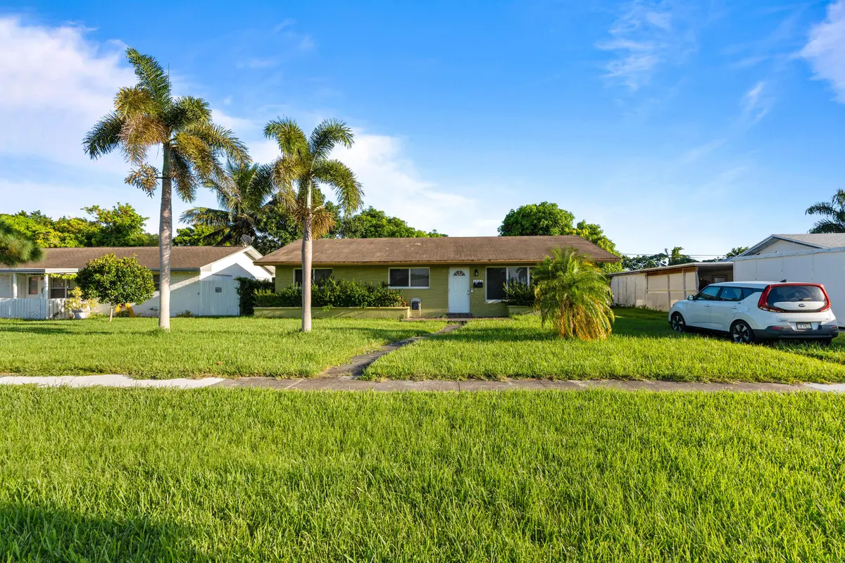 03_beyc6a7c9330e3bf3 at 4786 Pine Cone Lane, West Palm Beach