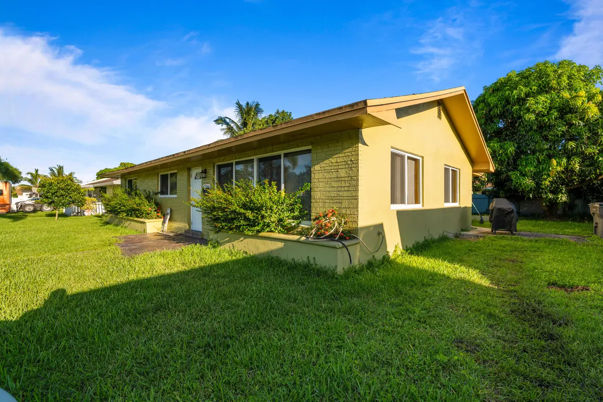 04_beyc6a7c932ec8e06 at 4786 Pine Cone Lane, West Palm Beach
