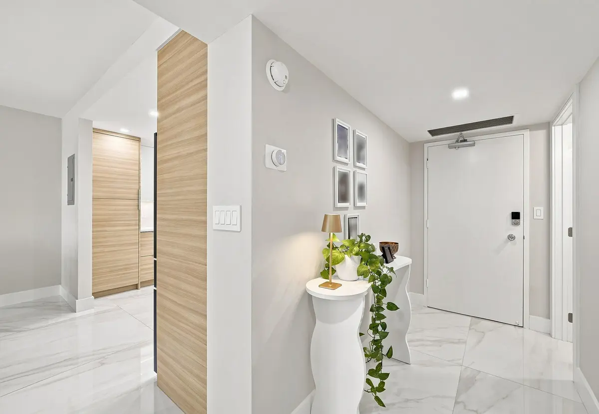 02_foyer at 3550 Galt Ocean Drive 704, Fort Lauderdale