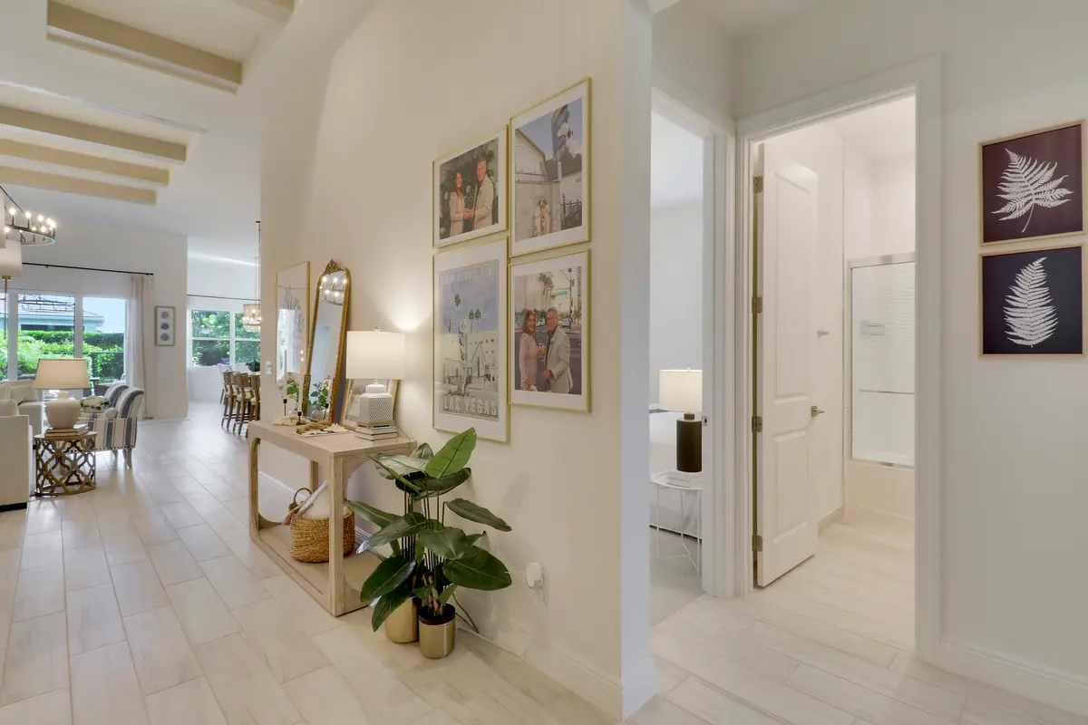 entryway at 9952 REGENCY Way, Palm Beach Gardens
