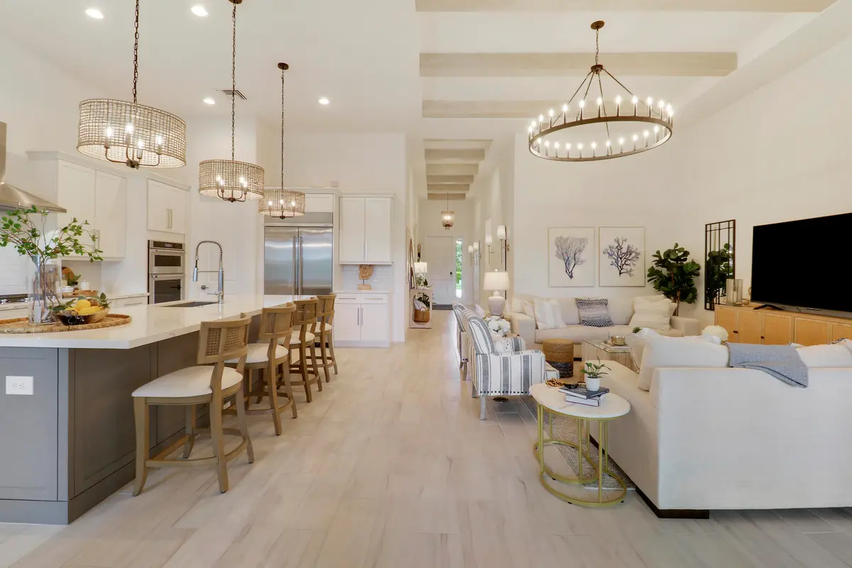 living room/kitchen at 9952 REGENCY Way, Palm Beach Gardens