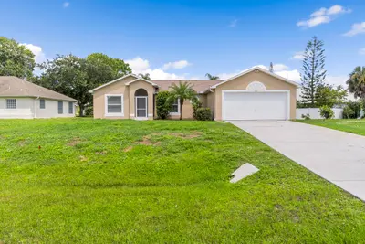 717 Tulip Drive, Sebastian – Single Family Residence for sale