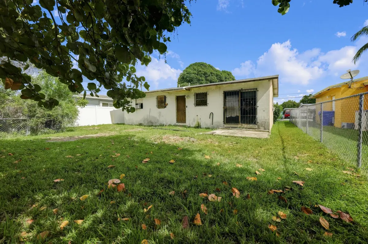 5450 FLETCHER Street, Hollywood, FL – photo 2
