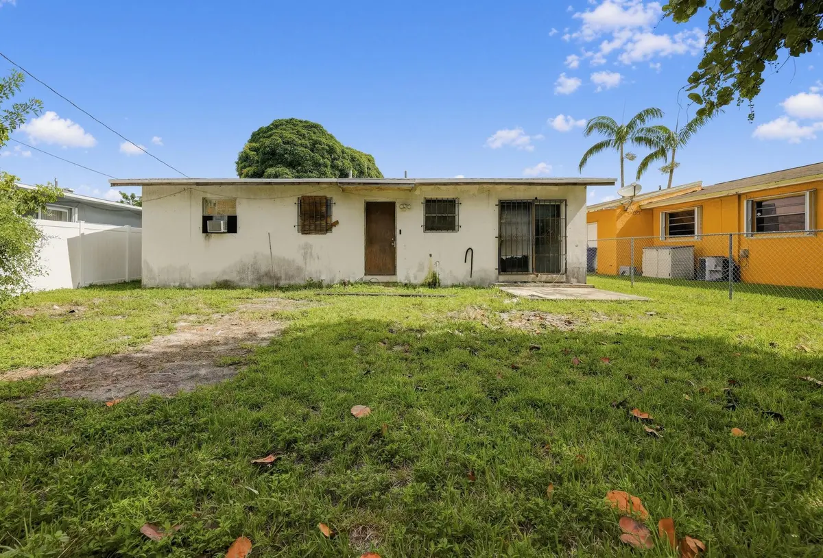 5450 FLETCHER Street, Hollywood, FL – photo 4