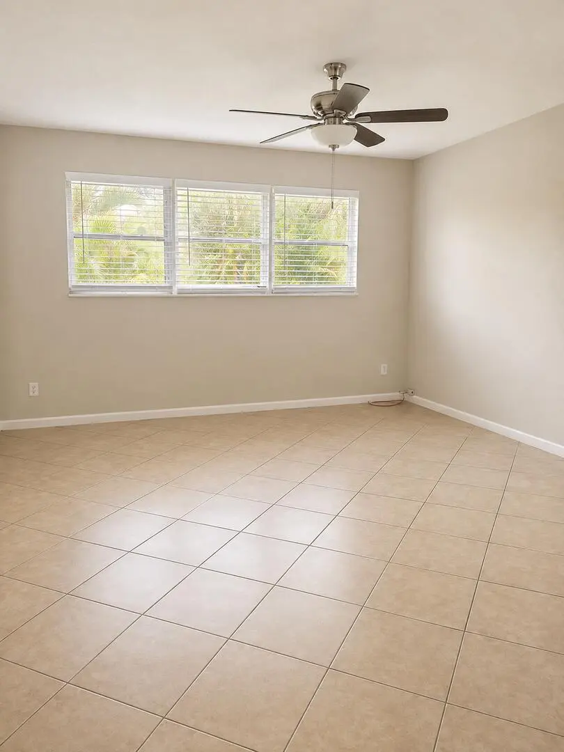 large (2) at 665 Glouchester Street Apt 17, Boca Raton