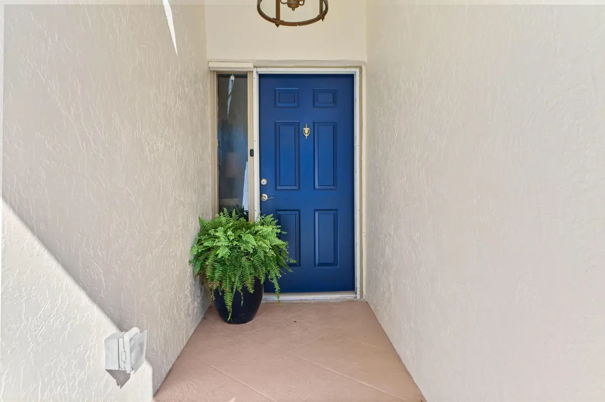 03 Entry 01 at 108 EXECUTIVE Circle, Boynton Beach