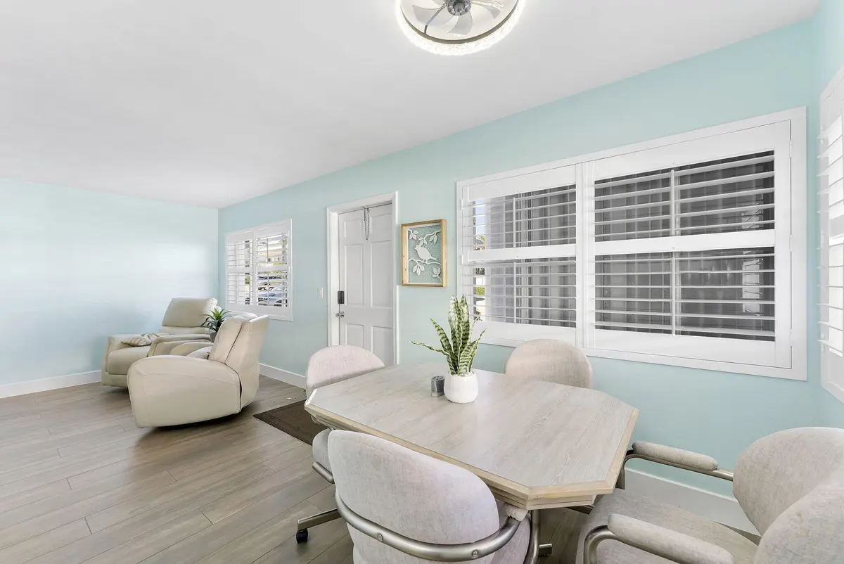 Dining Table at 3322 CYNTHIA Lane 102, Lake Worth Beach