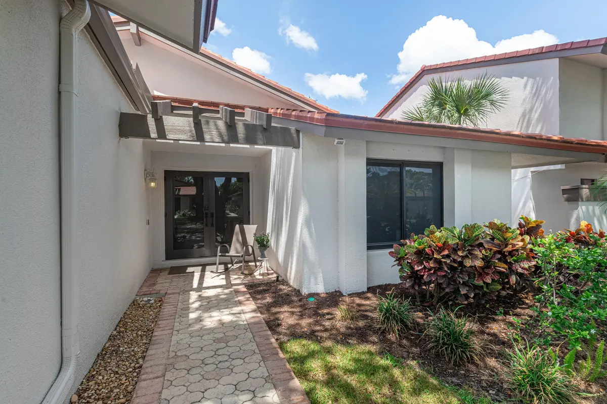 Front Home-E at 627 Hollows Circle, Deerfield Beach