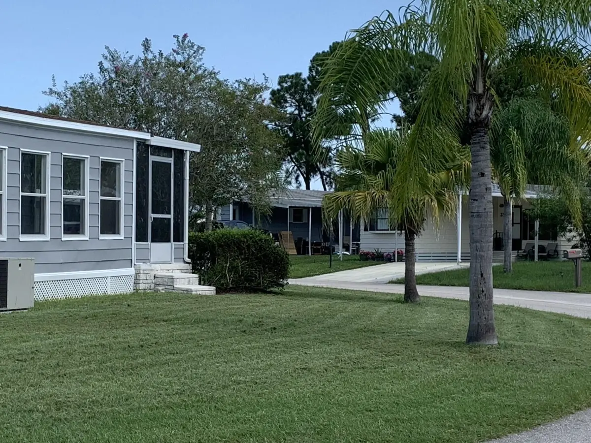 Side and Back at 34 San Luis Obispo, Fort Pierce