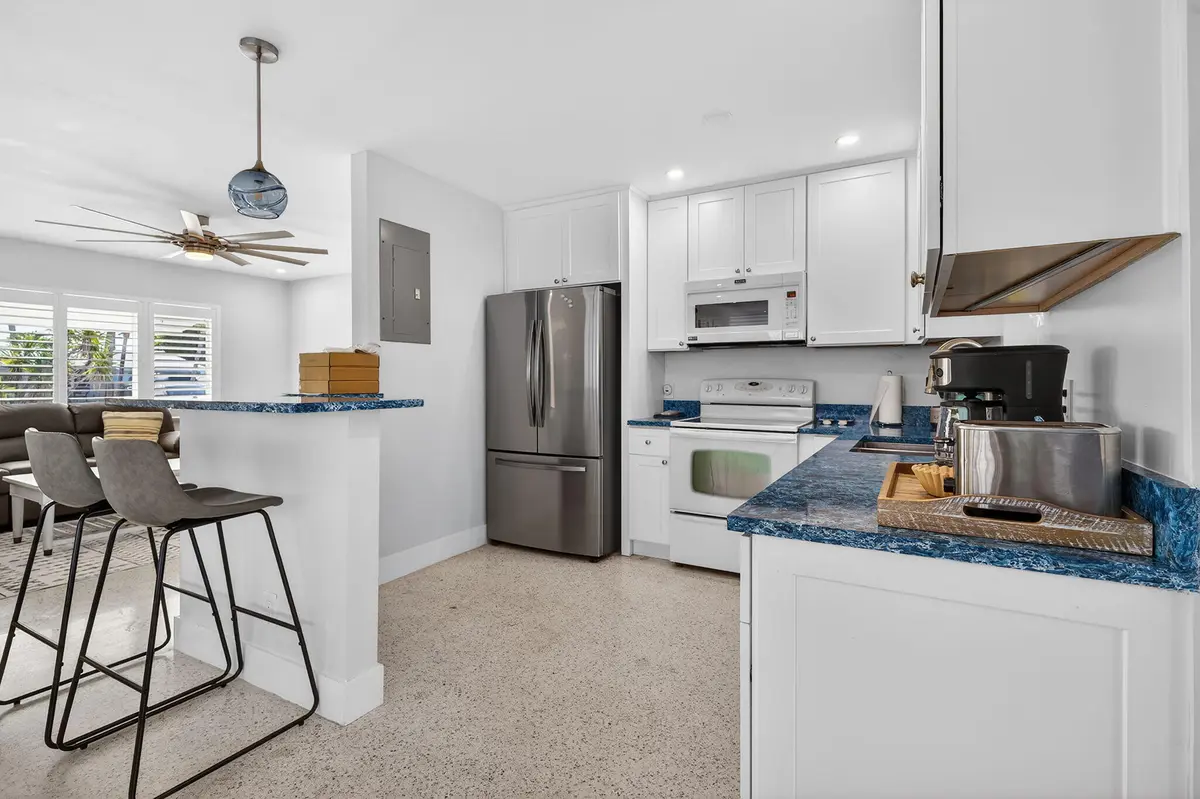5-web-or-mls-DSC09665 at 1123 SE 2ND Avenue, Deerfield Beach