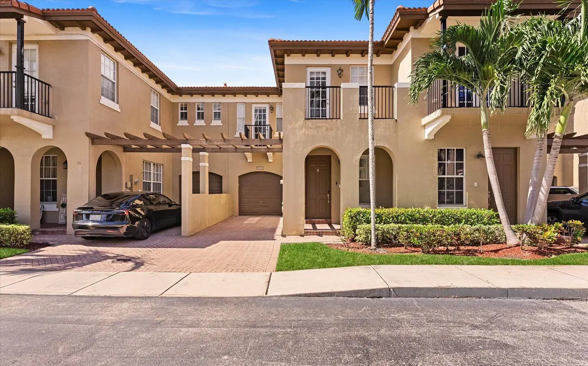 01-1 at 6884 JULIA GARDENS Drive, Coconut Creek