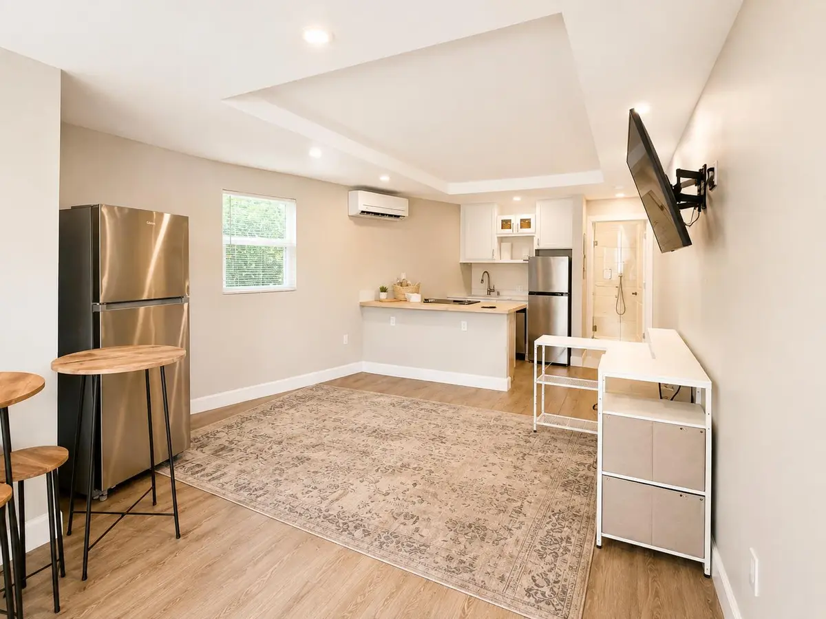 living unit 1 at 898 SE 2nd Place 1, Deerfield Beach