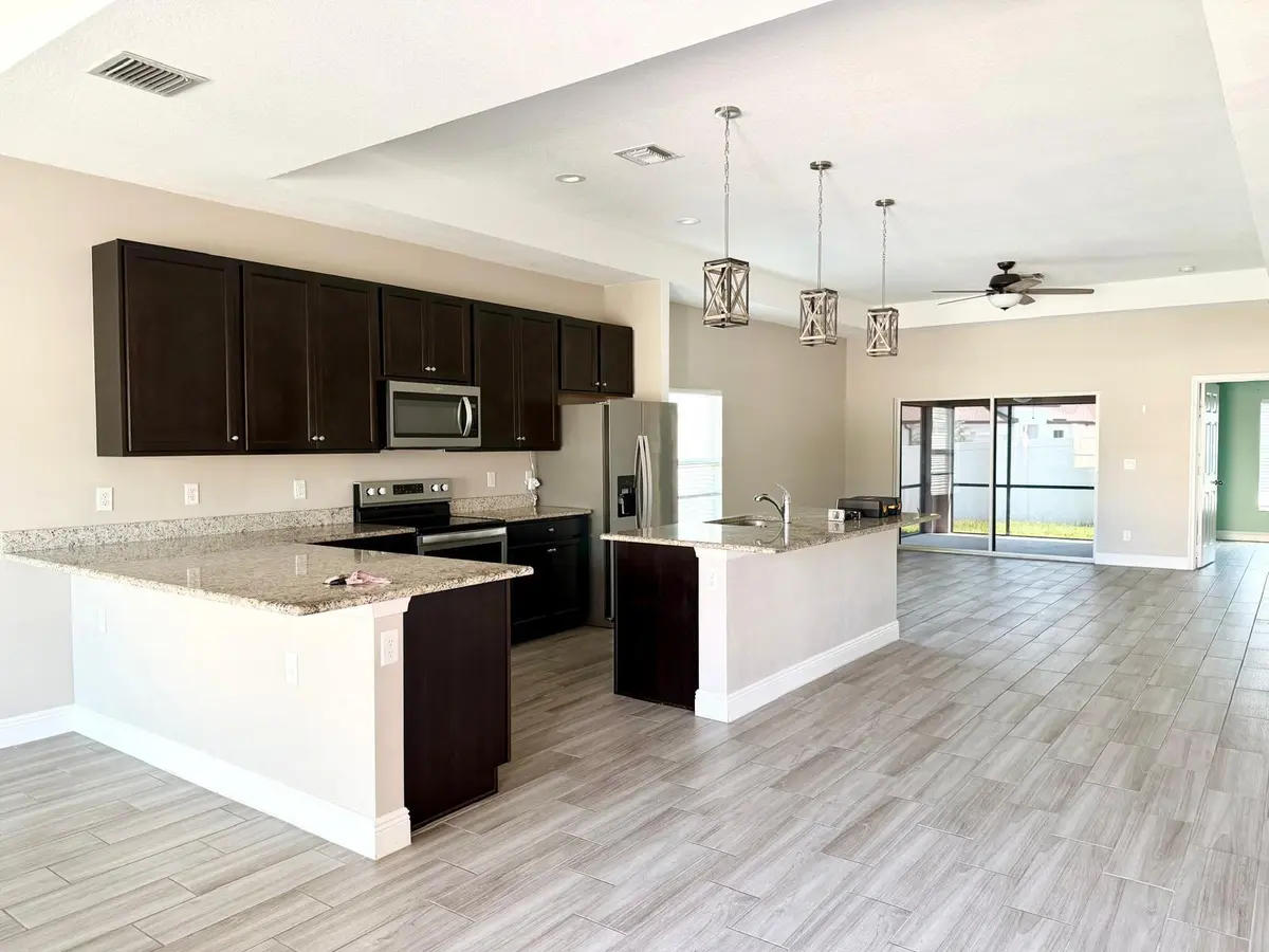 KITCH at 340 PALM BREEZES Drive, Fort Pierce