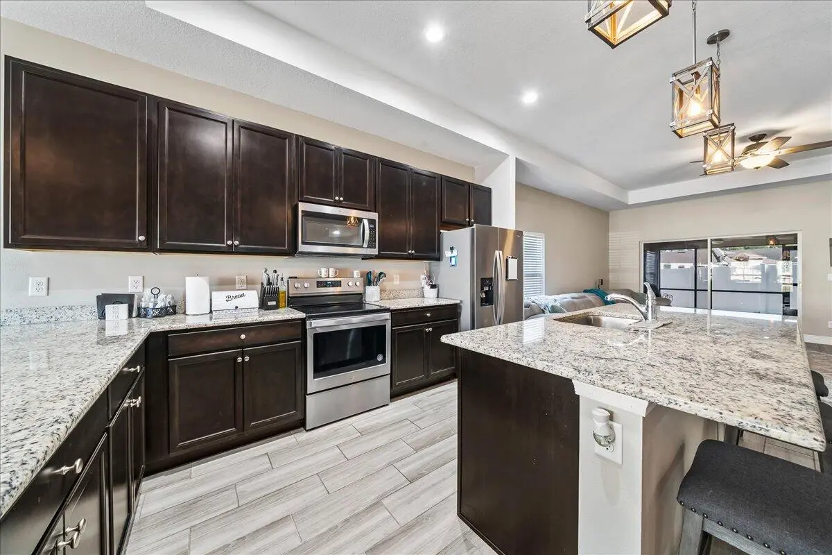1KT at 340 PALM BREEZES Drive, Fort Pierce