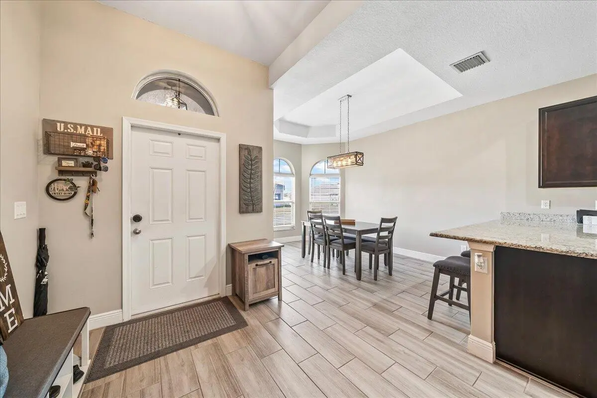 1DR at 340 PALM BREEZES Drive, Fort Pierce