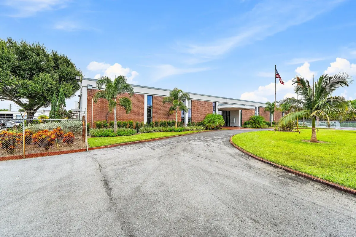 030-5900NorthAustralianAve-WestPalmBeach at 5900 N AUSTRALIAN Avenue, Mangonia Park