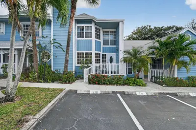 717 Ocean Dunes Circle, Jupiter – Townhouse for sale