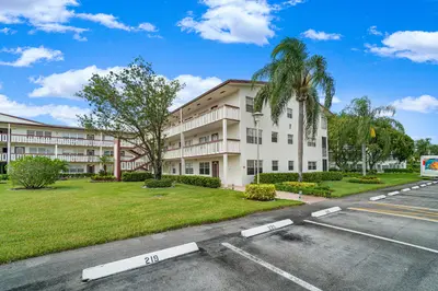 224 Fanshaw F, Boca Raton – Condominium for sale