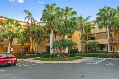 7520 La Paz Boulevard 306, Boca Raton – Condominium for sale