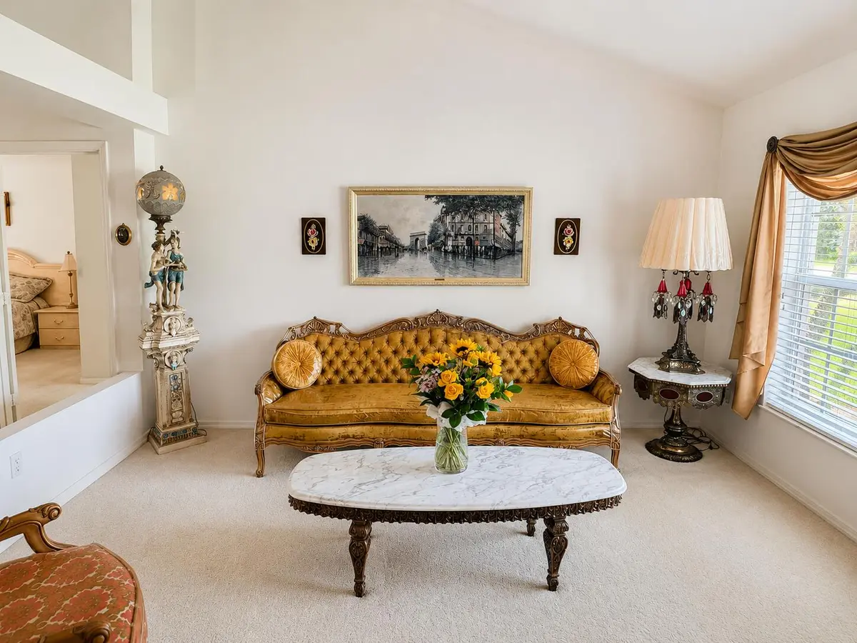 Family Room at 441 SE NOME Drive, Port St. Lucie