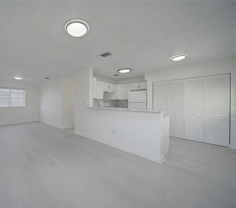 221 kit at 221 SW 78TH Place 221/231, Miami