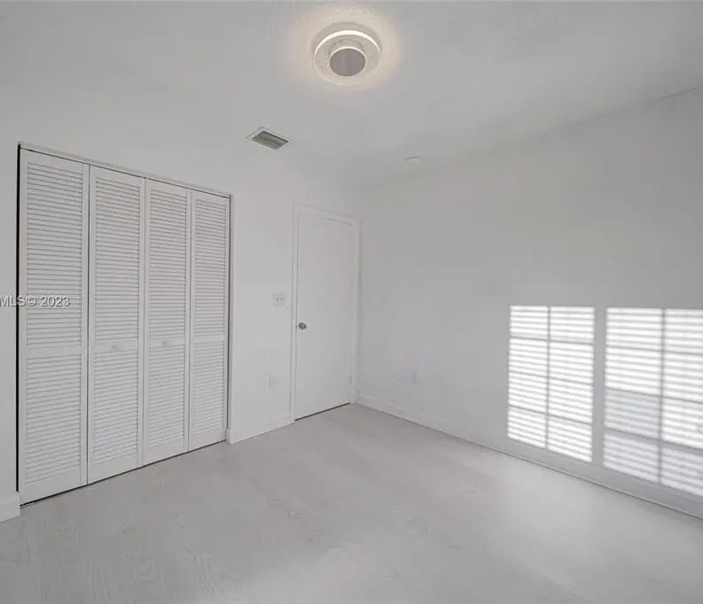 221 room at 221 SW 78TH Place 221/231, Miami
