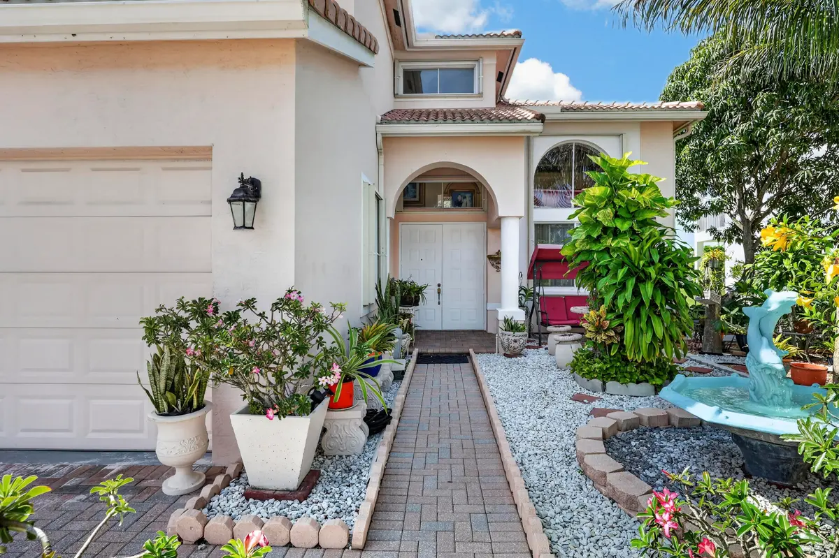 120 ISOLA Circle, Royal Palm Beach, FL – photo 6