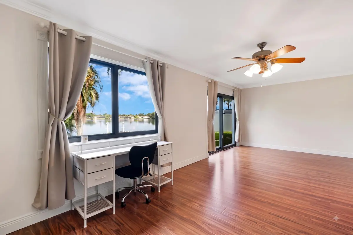 Family Room at 510 NW 93rd Terrace, Pembroke Pines