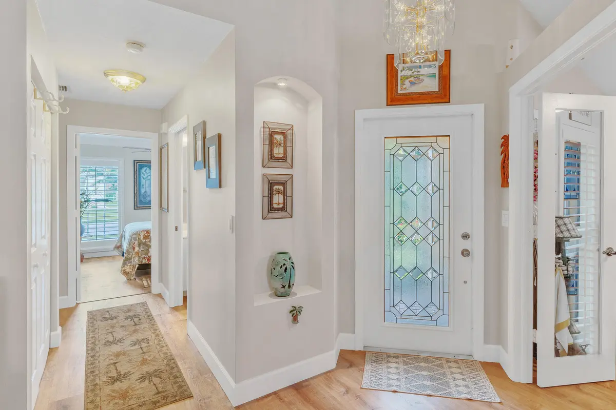2026: high end LVP flooring at 333 SW NORTH SHORE Boulevard, Port St. Lucie