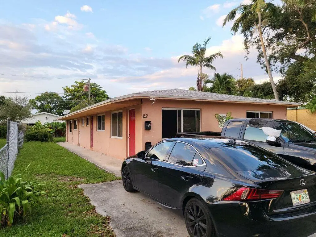 22 SW 9th St Front at 22 SW 9TH Street 1-2, Hallandale Beach