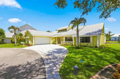 10461 SE AMBERJACK Court, Hobe Sound – Single Family Residence for sale