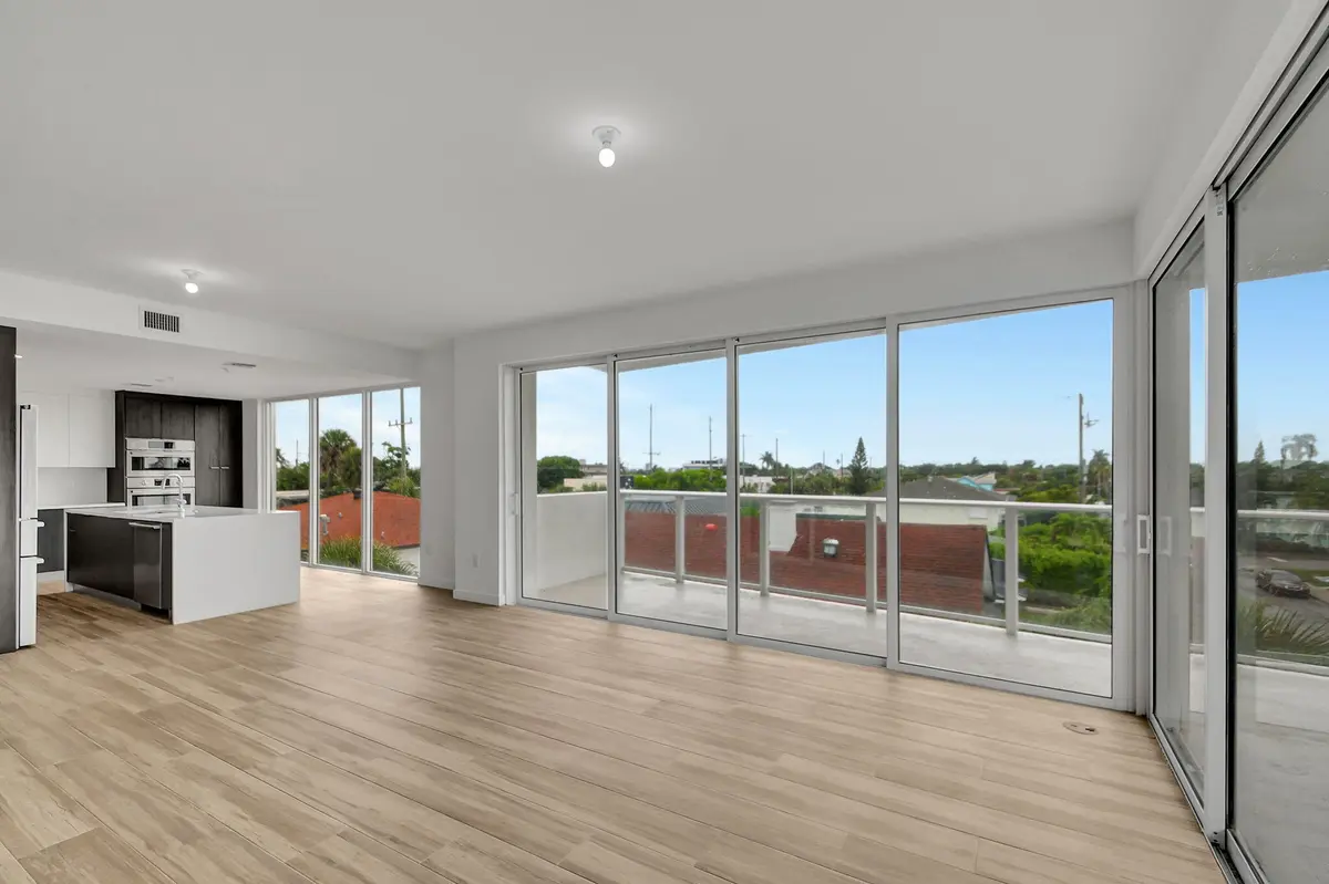9-web-or-mls-Apartment (10) at 117 Lake Avenue Unit 304, Lake Worth Beach