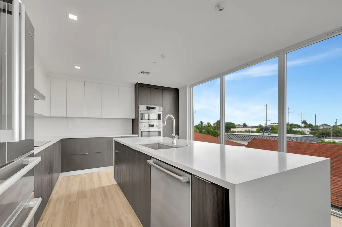 20-web-or-mls-Apartment (21) at 117 Lake Avenue Unit 304, Lake Worth Beach