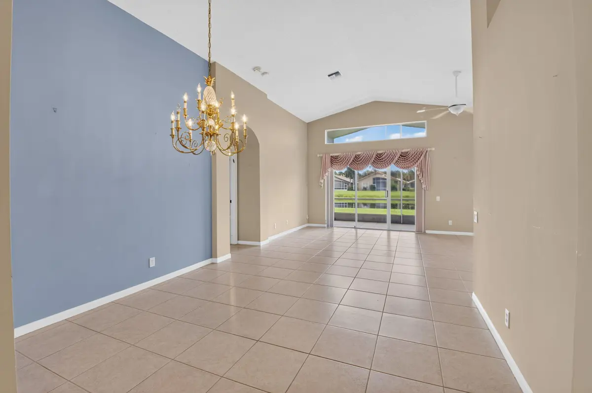 Dining area at 6839 Lismore Avenue, Boynton Beach