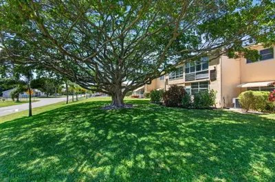 2101 NE 1st Court 204, Boynton Beach – Condominium for sale
