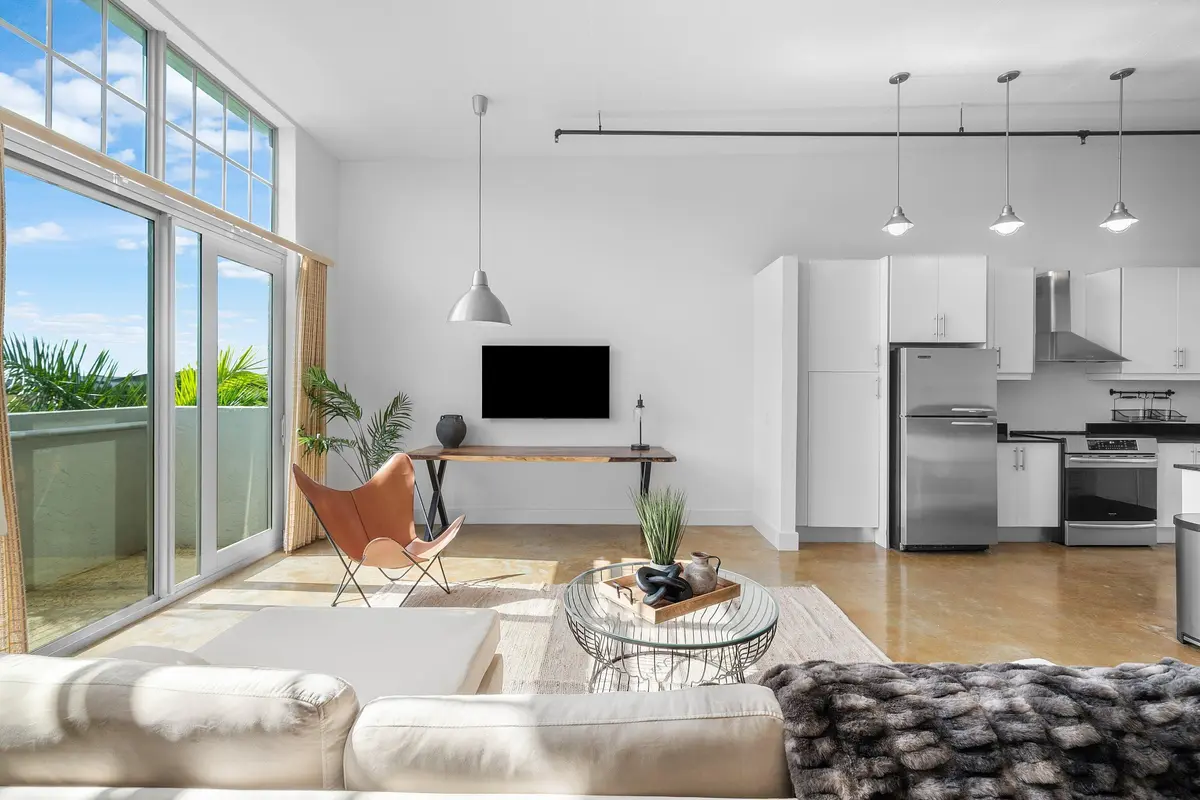 living room at 180 NE 4TH Avenue 406, Delray Beach