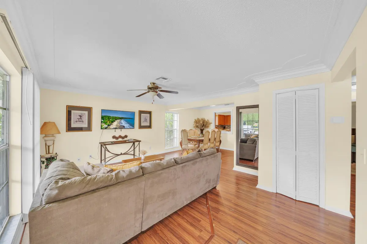 4 Entrance (2) at 1350 Riverside Circle Unit 1, Wellington