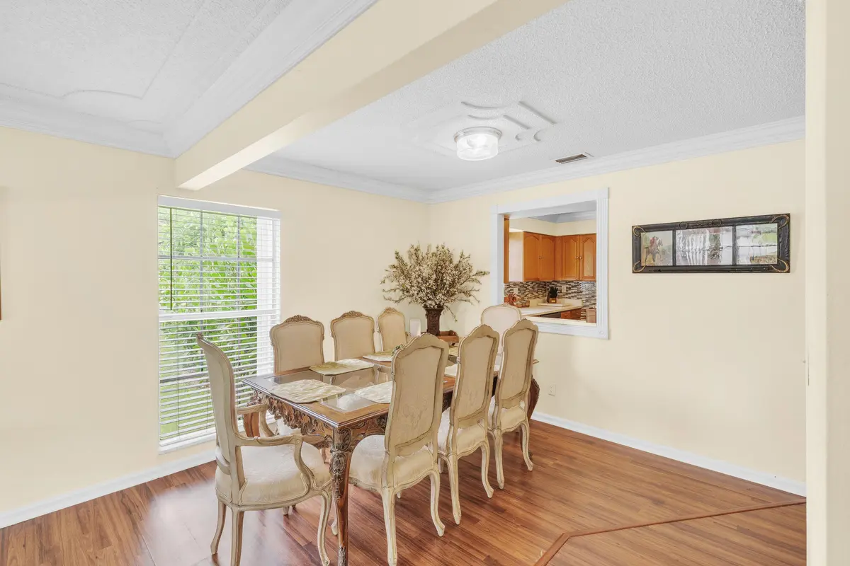 6 Dining Area (1) at 1350 Riverside Circle Unit 1, Wellington