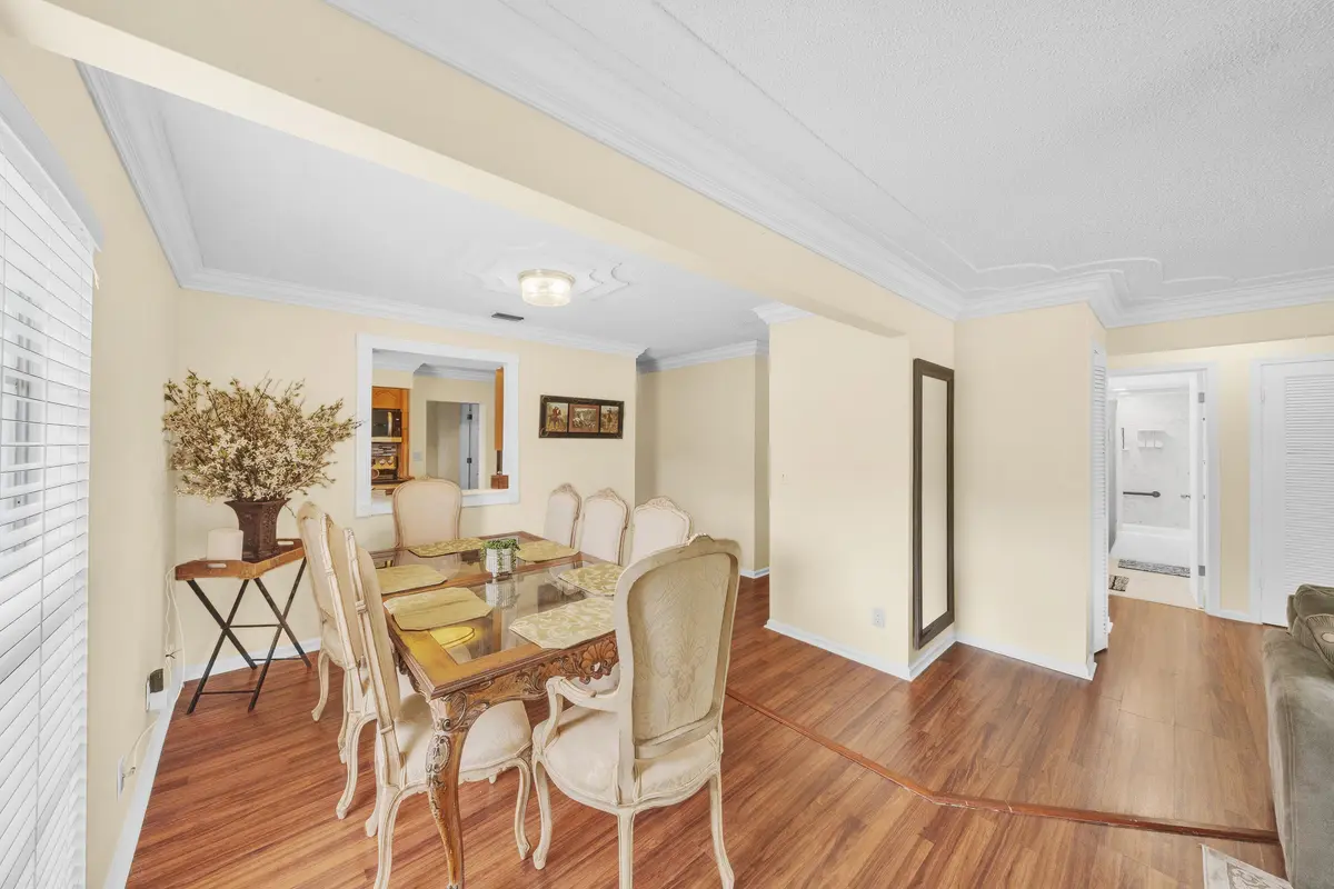 6 Dining Area (2) at 1350 Riverside Circle Unit 1, Wellington