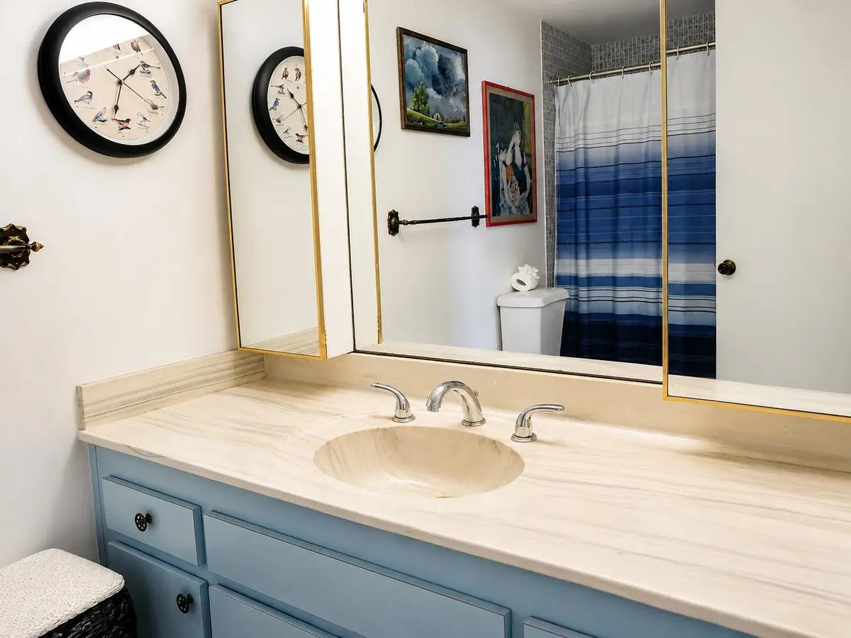 4330 602 guest bath at 4330 HILLCREST Drive 602, Hollywood