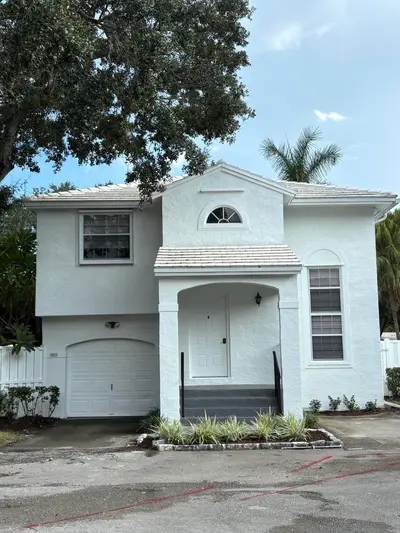 9825 NW 2nd Court, Plantation – leased