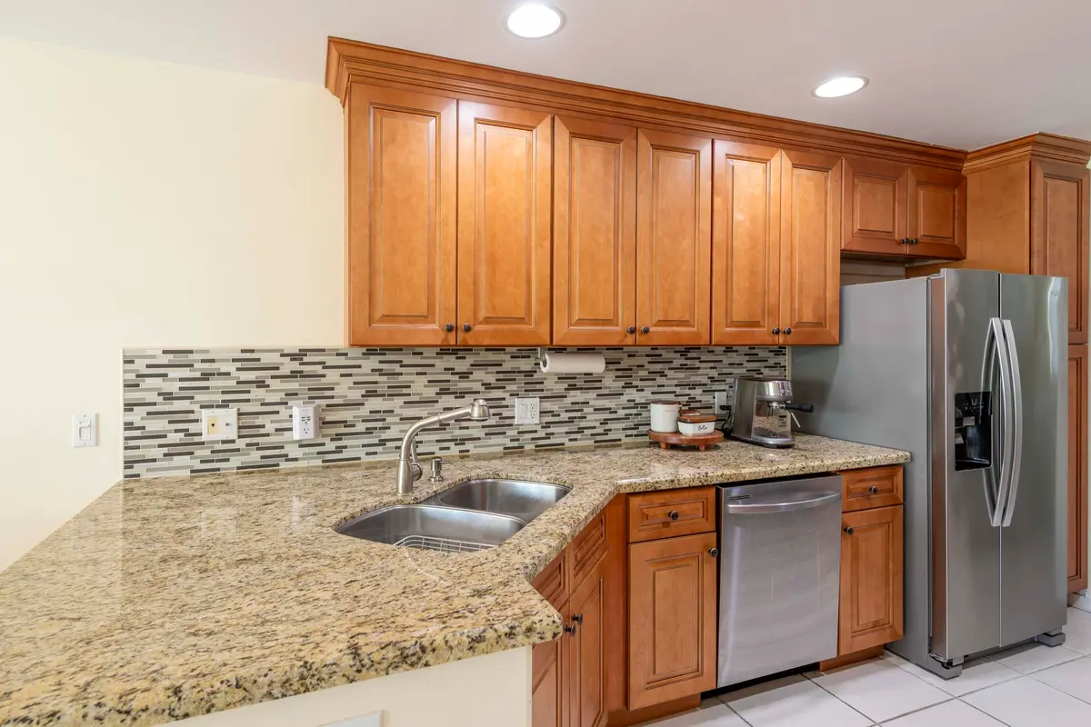 Kitchen at 154 SANTA BARBARA Way, Palm Beach Gardens
