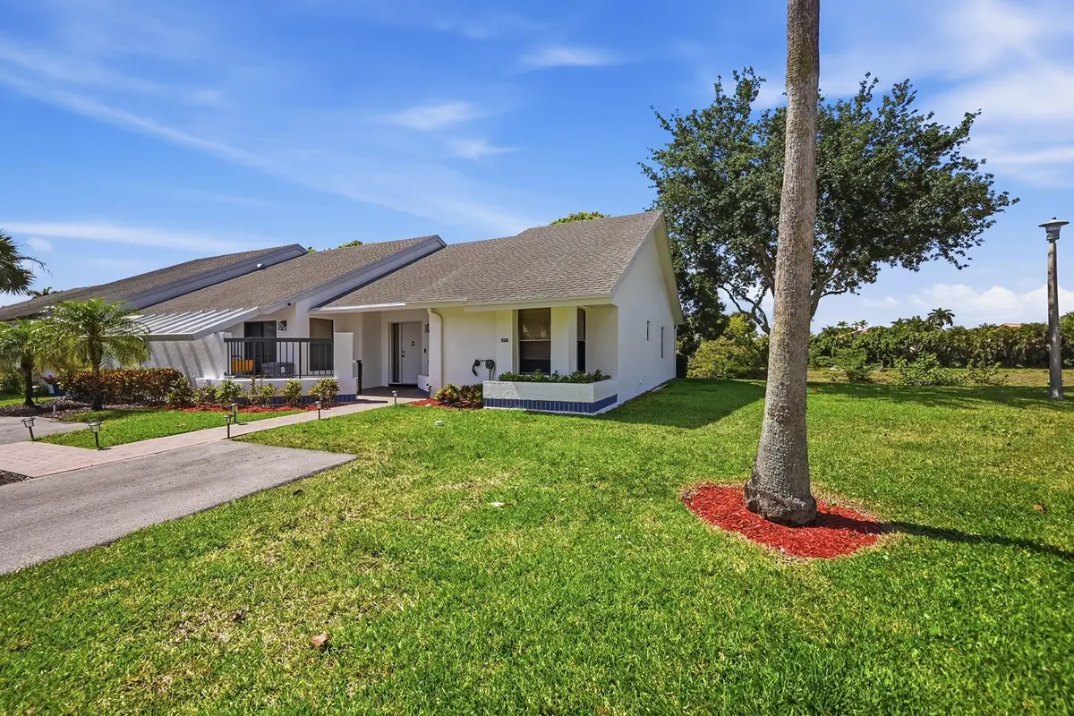 Side Yard at 10775 Waterberry Drive, Boca Raton