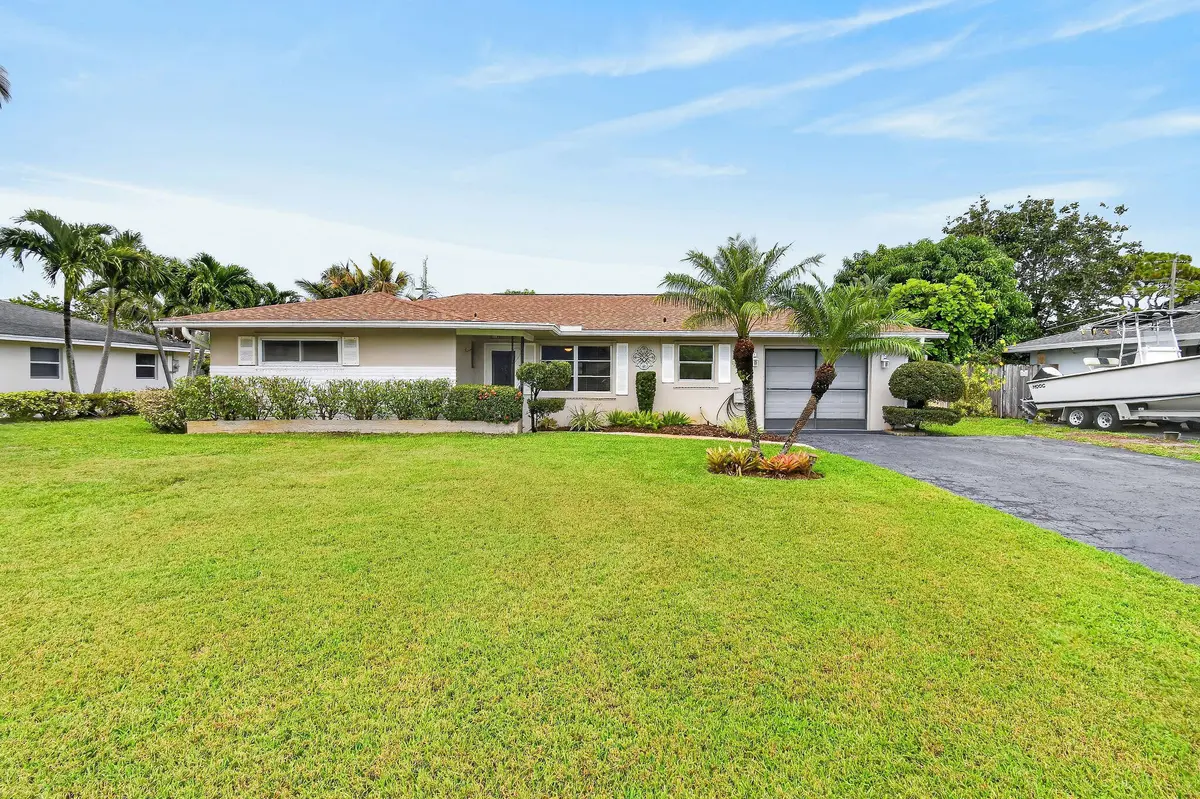 11WindsorRdE(1) at 11 Windsor Road, Jupiter