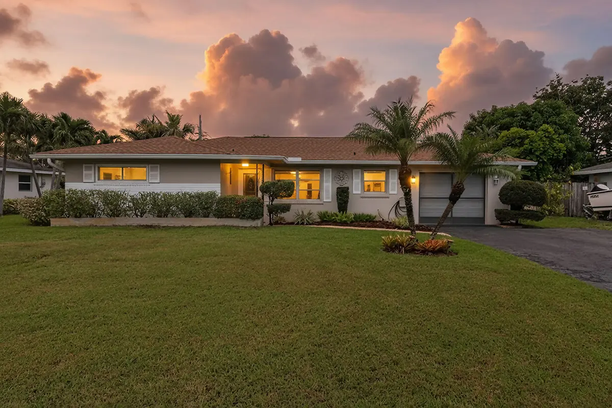 Twilight01 at 11 Windsor Road, Jupiter