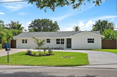 109 E RIVERSIDE Drive, Jupiter – Single Family Residence for sale